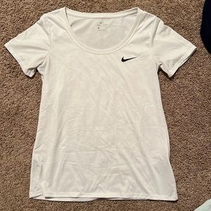 womens small nike dri fit shirt
